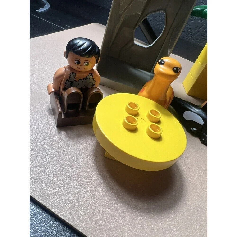 Lego Duplo  Vintage Caveman Set Total Of 20 Pieces Some Very Rare